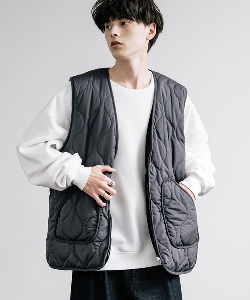 Rocky Monroe(ロッキーモンロー)の「ひょうたんキルト×フリース 2WAYリバーシブル中綿入り前開きベスト(ダウンベスト・メンズ・チャコール/グレー/ブラック/カーキ・M/L/XL)」の19枚目の写真