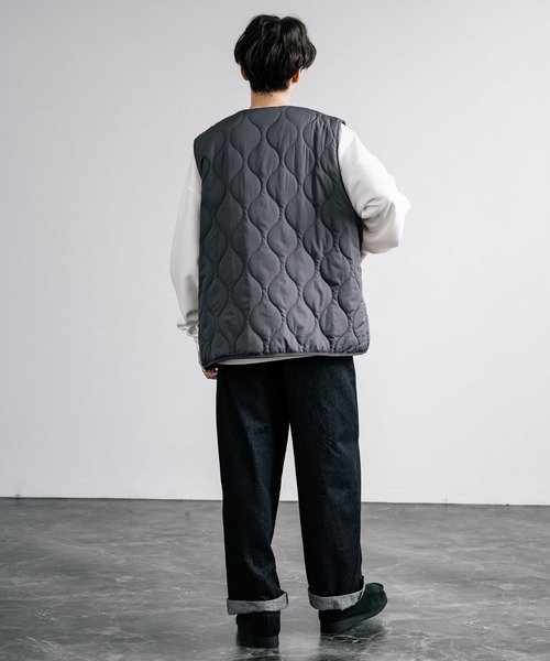 Rocky Monroe(ロッキーモンロー)の「ひょうたんキルト×フリース 2WAYリバーシブル中綿入り前開きベスト(ダウンベスト・メンズ・チャコール/グレー/ブラック/カーキ・M/L/XL)」の21枚目の写真