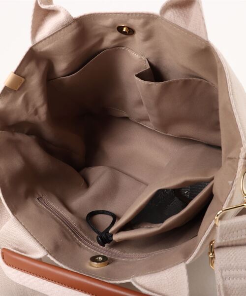 BASE（ベース）の「【ペットボトルホルダー付き】 2way バイカラー ショルダートートバッグ（トートバッグ・レディース・グレー/ブラウン系その他/アイボリー/ブラック・FREE）」の9枚目の写真