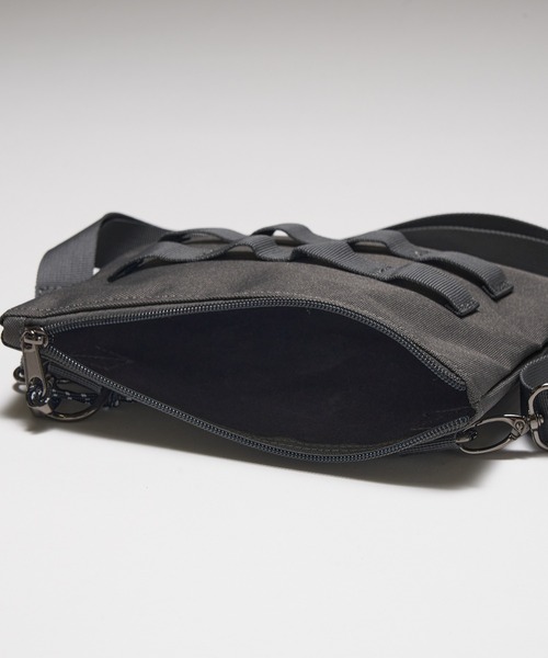 MAISON CLUB（メゾンクラブ）の「【MAISON CLUB】ミリタリーショルダーバック サコッシュ　/M-65 MA-1　スマホショルダー　ミニショルダー　軽量 /撥水（ショルダーバッグ・メンズ・カーキ/ブラック/グレー・FREE）」の10枚目の写真