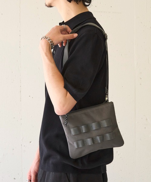 MAISON CLUB（メゾンクラブ）の「【MAISON CLUB】ミリタリーショルダーバック サコッシュ　/M-65 MA-1　スマホショルダー　ミニショルダー　軽量 /撥水（ショルダーバッグ・メンズ・カーキ/ブラック/グレー・FREE）」の18枚目の写真