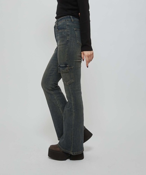 ENVYM（アンビー）の「ストレッチカーゴフレアデニム（デニムパンツ・レディース・ブルー・SMALL/MEDIUM）」の5枚目の写真