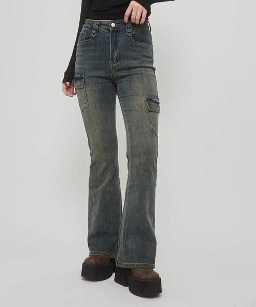 ENVYM（アンビー）の「ストレッチカーゴフレアデニム（デニムパンツ・レディース・ブルー・SMALL/MEDIUM）」の6枚目の写真