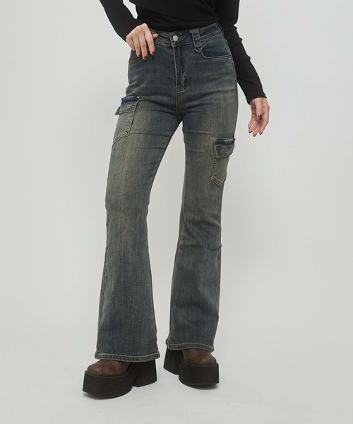ENVYM（アンビー）の「ストレッチカーゴフレアデニム（デニムパンツ・レディース・ブルー・SMALL/MEDIUM）」の7枚目の写真