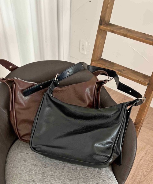 apres jour clair（アプレジュールクレア）の「【apres jour clair×ARIAZ】ベルトショルダーバッグ（ショルダーバッグ・レディース・ブラック/ダークブラウン・FREE）」の6枚目の写真