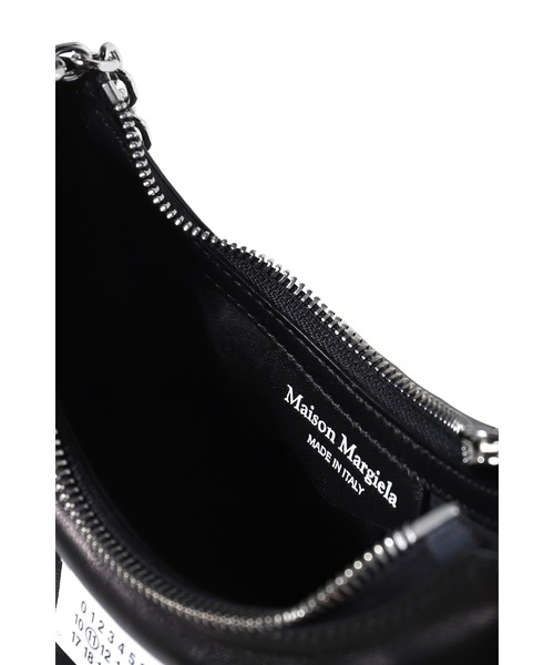 Maison Margiela(メゾンマルジェラ)の「GLAM SLAM HOBO MICRO(ハンドバッグ・レディース・ブラック・ONE SIZE)」の3枚目の写真
