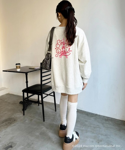 one after another NICE CLAUP(ワンアフターアナザーナイスクラップ)の「【 EMILY IN PARIS × one after another NICECLAUP 】ロゴスウェット(スウェット・レディース・オフホワイト/オートミール/ネイビー/ホワイト系その他・FREE)」の15枚目の写真