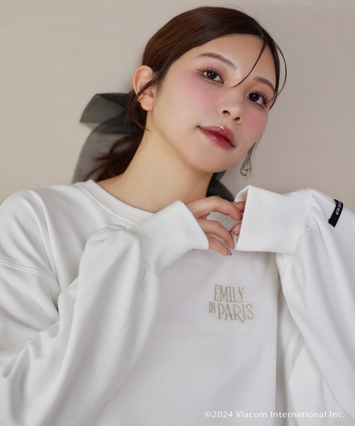 one after another NICE CLAUP(ワンアフターアナザーナイスクラップ)の「【 EMILY IN PARIS × one after another NICECLAUP 】ロゴスウェット(スウェット・レディース・オフホワイト/オートミール/ネイビー/ホワイト系その他・FREE)」の9枚目の写真