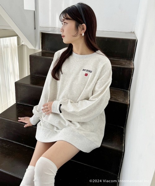 one after another NICE CLAUP(ワンアフターアナザーナイスクラップ)の「【 EMILY IN PARIS × one after another NICECLAUP 】ロゴスウェット(スウェット・レディース・オフホワイト/オートミール/ネイビー/ホワイト系その他・FREE)」の14枚目の写真