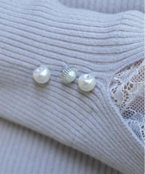 axes femme（アクシーズファム）の「連ボタン袖レースニットプルオーバー（ニット/セーター・レディース・グレー/ホワイト/ピンク/ネイビー・FREE）」の12枚目の写真