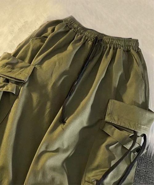 MODISH GAZE(モディシュガゼ)の「サイドポケット付き ワイドカーゴパンツ(カーゴパンツ・メンズ・ブラック/カーキ・LARGE/MEDIUM)」の11枚目の写真