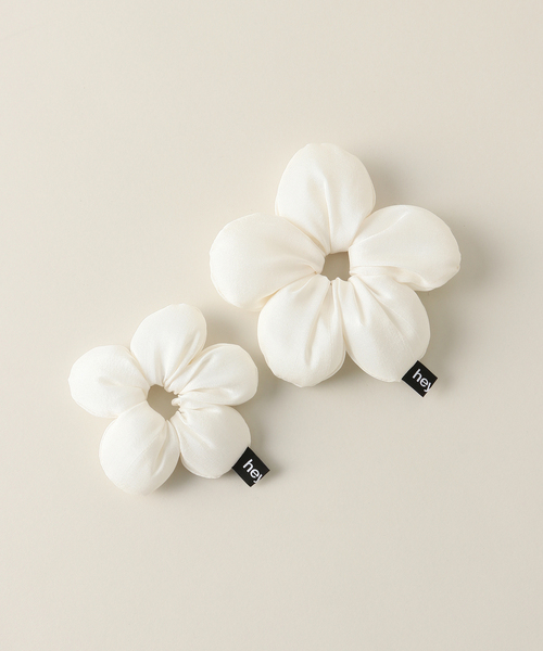 heyep（ヘイップ）の「HEYEP/ヘイップ Flower Scrunchie 2 Piece Set