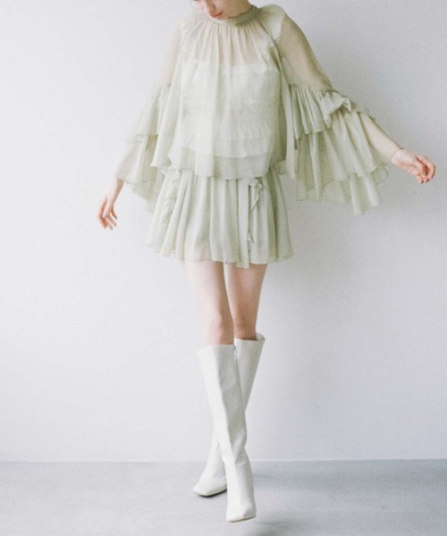 【新品タグ付き】SNIDEL　ツイード　セットアップ　ホワイト 新品タグ付き】SNIDEL ツイード セットアップ ホワイト 新品タグ