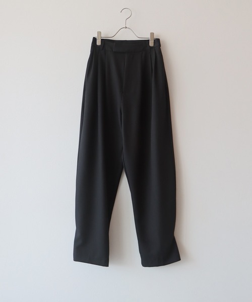 J by blue(ジェイバイブルー)の「2wayタックワイドパンツ(スラックス・レディース・グレー/ブラック/ベージュ・LARGE/MEDIUM)」の6枚目の写真