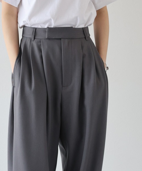 J by blue(ジェイバイブルー)の「2wayタックワイドパンツ(スラックス・レディース・グレー/ブラック/ベージュ・LARGE/MEDIUM)」の22枚目の写真