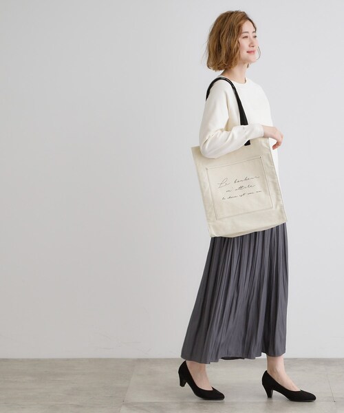 grove（グローブ）の「【大人の推し活にも！】ロゴキャンバストート【A4・多機能】（トートバッグ・レディース・ブラック/ライトベージュ/ダークグレー/パープル・00）」の8枚目の写真