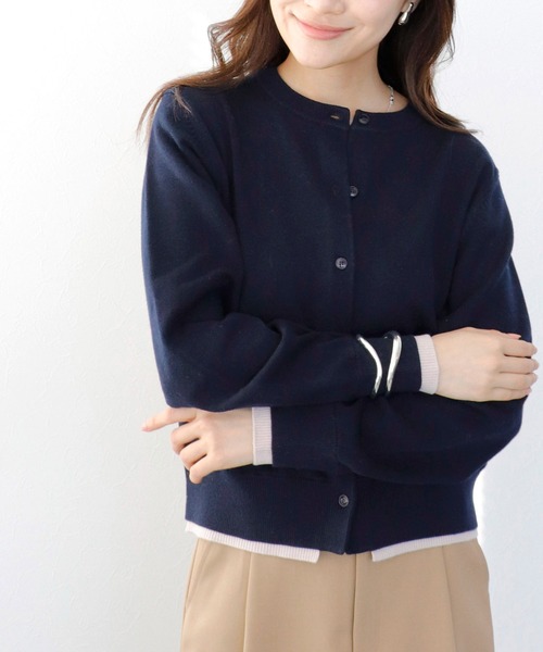 Jines（ジネス）の「ヘム配色クルーネックカーディガン（カーディガン/ボレロ・レディース・ホワイト/ネイビー/グリーン/レンガ・38）」の4枚目の写真