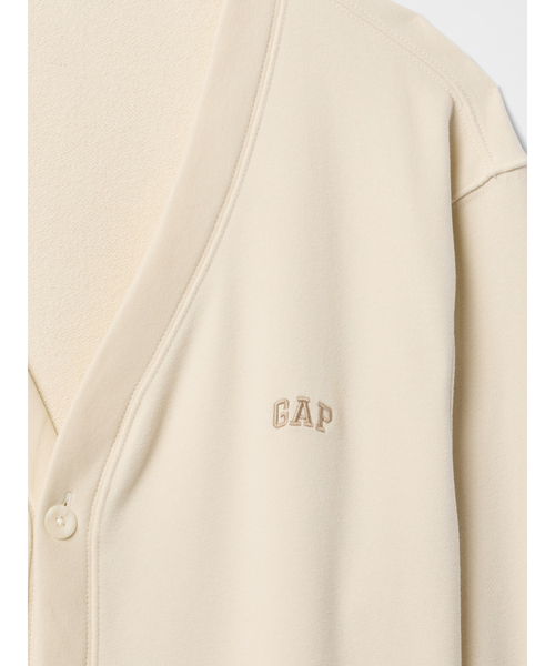 GAP（ギャップ）の「ヴィンテージソフト GAPロゴ カーディガン(ユニセックス)（カーディガン/ボレロ・メンズ・ブラック/ベージュ/ライトグレー・XL/L/M/S/XS）」の6枚目の写真