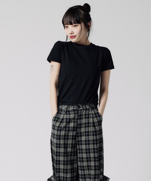 Chick（チック）の「Basic Tight CHIBI T-shirt / ベーシック タイトシルエットチビTシャツ 2026年春夏（Tシャツ/カットソー・レディース・ライトブルー/ブラック/ホワイト/ライトピンク/ライトイエロー・FREE）」の2枚目の写真