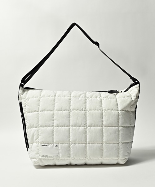 ADAM PATEK(アダムパテック)の「【RS】【ADAM PATEK 】square quilt BIG shoulder bag(ショルダーバッグ・レディース・ブラック/ホワイト/ブルー・FREE)」の1枚目の写真