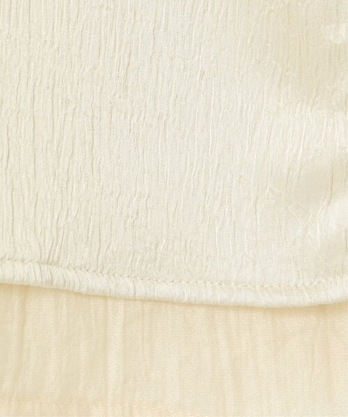 notch.（ノッチ）の「サテンレイヤードノースリブラウス（タンクトップ・レディース・ベージュ/オフホワイト/ブラウン・M）」の14枚目の写真