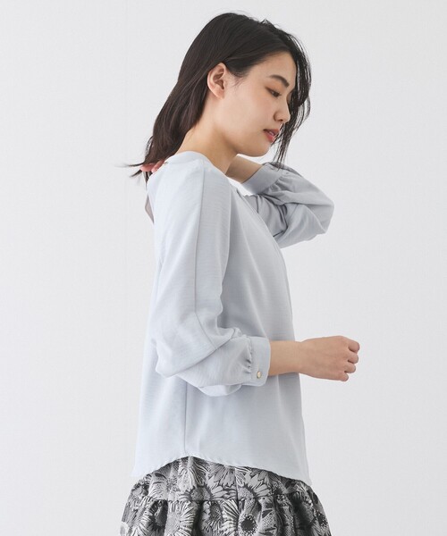Jayro(ジャイロ)の「衿タックブラウス(シャツ/ブラウス・レディース・サックスブルー/オフホワイト/ブラック・M)」の17枚目の写真