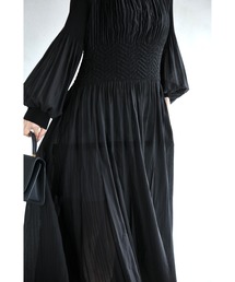 cawaii | （黒）伸びやかなウエストのシャーリングロングワンピース(Tシャツ/カットソー)