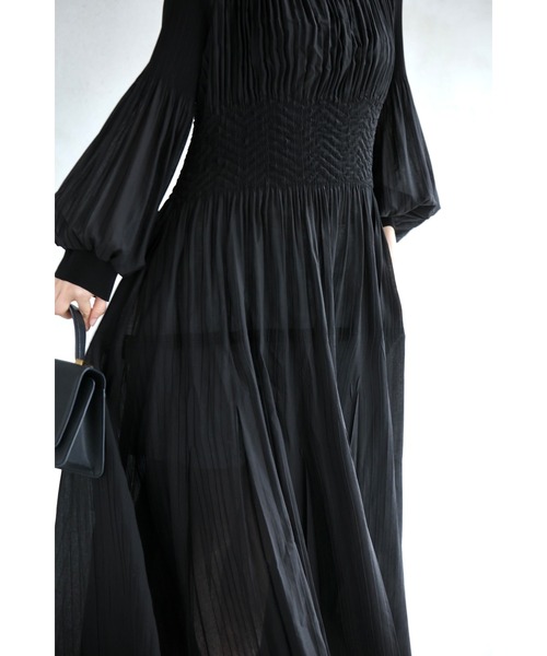 cawaii(カワイイ)の「(黒)伸びやかなウエストのシャーリングロングワンピース(Tシャツ/カットソー・レディース・ブラック・FREE)」の1枚目の写真