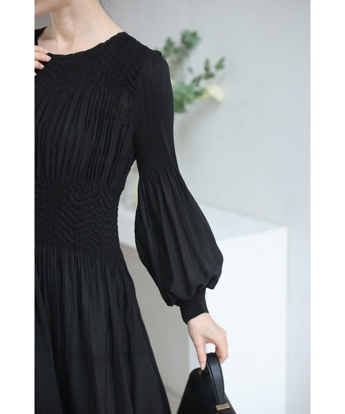 cawaii(カワイイ)の「(黒)伸びやかなウエストのシャーリングロングワンピース(Tシャツ/カットソー・レディース・ブラック・FREE)」の19枚目の写真