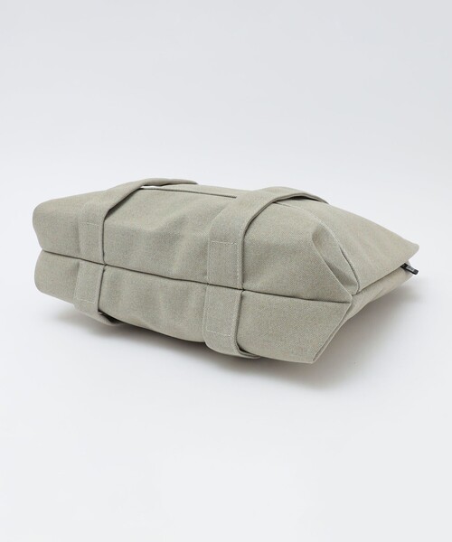 SHIPS（シップス）の「KARRI: POLY CANVAS 2WAY TOTE M（トートバッグ・メンズ・ライトグレー/ネイビー・ONE SIZE）」の12枚目の写真