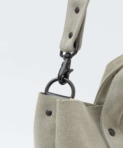SHIPS（シップス）の「KARRI: POLY CANVAS 2WAY TOTE M（トートバッグ・メンズ・ライトグレー/ネイビー・ONE SIZE）」の5枚目の写真