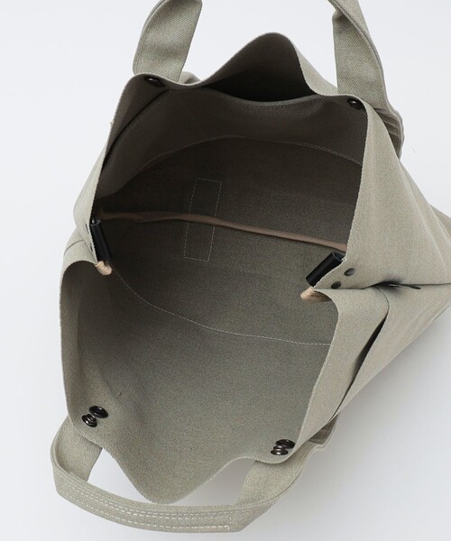 SHIPS（シップス）の「KARRI: POLY CANVAS 2WAY TOTE M（トートバッグ・メンズ・ライトグレー/ネイビー・ONE SIZE）」の9枚目の写真
