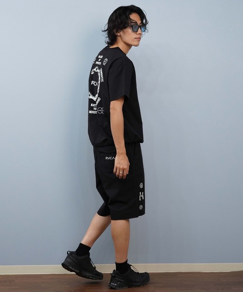 RVCA(ルーカ)の「RVCA/ルーカ ラッシュガード/水陸両用/ユーティリティー 半袖Tシャツ セットアップ対応 BF04A-P89(ラッシュガード・メンズ・ライトカーキ/ブラック・L/M/S)」の5枚目の写真