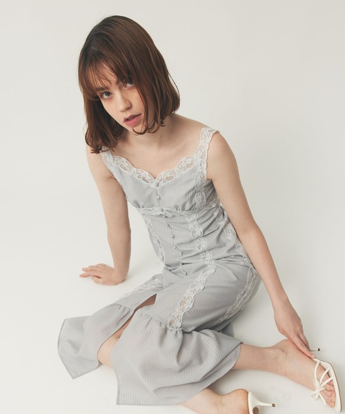 DEICY(デイシー)の「ストライプレースキャミワンピース(ワンピース・レディース・ブラウン/ライトブルー/アイボリー・0/1)」の3枚目の写真
