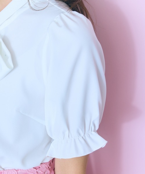 marun(マルン)の「<大きいサイズ>ビジュー付リボンタイブラウス marun(シャツ/ブラウス・レディース・サックスブルー/ピンク/ホワイト・LL/3L/4L/5L/L)」の18枚目の写真