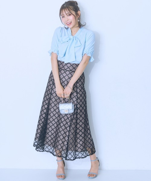 marun(マルン)の「<大きいサイズ>ビジュー付リボンタイブラウス marun(シャツ/ブラウス・レディース・サックスブルー/ピンク/ホワイト・LL/3L/4L/5L/L)」の9枚目の写真