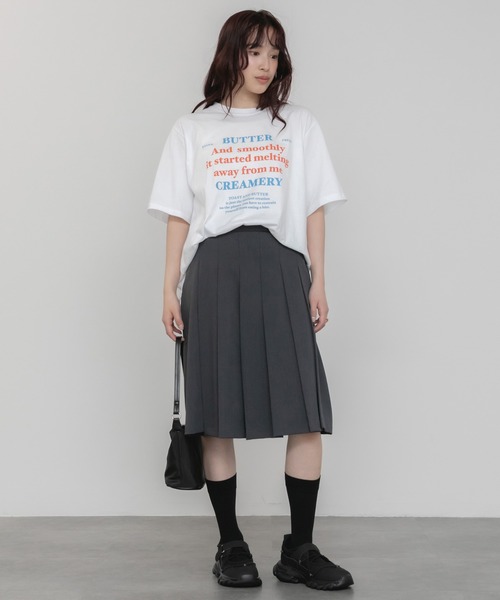 HEILIS(ヘイリス)の「ロゴプリントオーバーサイズTシャツ/ホワイト ネイビー オフ グラフィック 韓国 半袖 ビッグサイズ ユニセックス ノームコア シティガール シンプル カットソー(Tシャツ/カットソー・レディース・オフホワイト/ネイビー・FREE)」の12枚目の写真