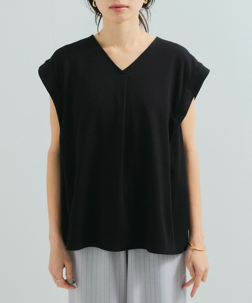 le cercle ADAM ET ROPE'(ルセルクルアダムエロペ)の「【UVケア】タックVネックTシャツ(Tシャツ/カットソー・レディース・イエロー系その他2/ブラック/ホワイト・FREE)」の13枚目の写真