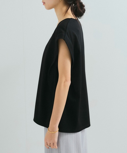 le cercle ADAM ET ROPE'(ルセルクルアダムエロペ)の「【UVケア】タックVネックTシャツ(Tシャツ/カットソー・レディース・イエロー系その他2/ブラック/ホワイト・FREE)」の14枚目の写真