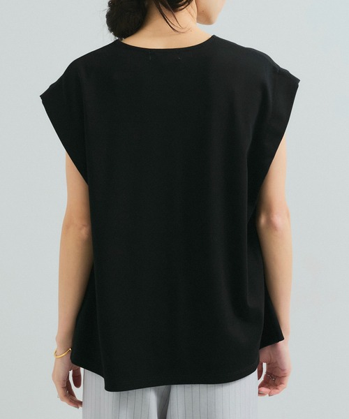 le cercle ADAM ET ROPE'(ルセルクルアダムエロペ)の「【UVケア】タックVネックTシャツ(Tシャツ/カットソー・レディース・イエロー系その他2/ブラック/ホワイト・FREE)」の15枚目の写真