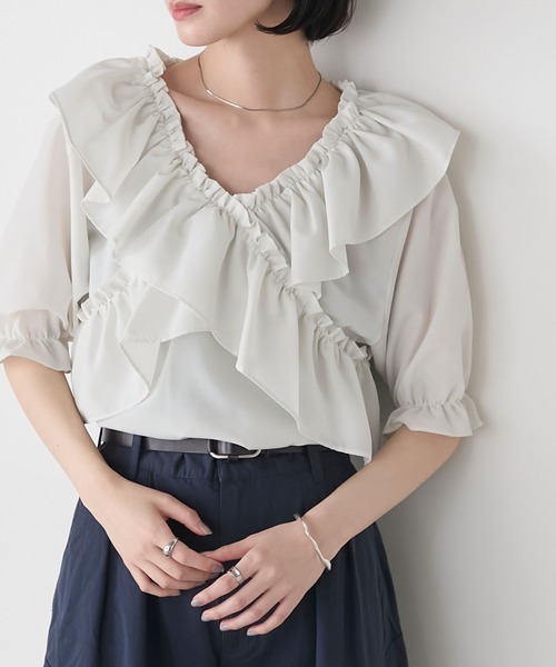 ♡極美品♡ FOXEY 希少 42 フリル ブラウス ♡極美品♡ FOXEY 希少 42 フリル ブラウス