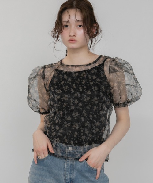 HEILIS(ヘイリス)の「パワショルシアーブラウス / シアー パフスリーブ 半袖 無地 花柄 ブラック ホワイト パープル 韓国 ガーリー オケージョン 結婚式 二次会 パーティー レイヤード パワショル パワーショルダー トレンド カジュアル(シャツ/ブラウス・レディース・ブラック系その他/ブラック/パープル系その他/ホワイト・FREE)」の5枚目の写真
