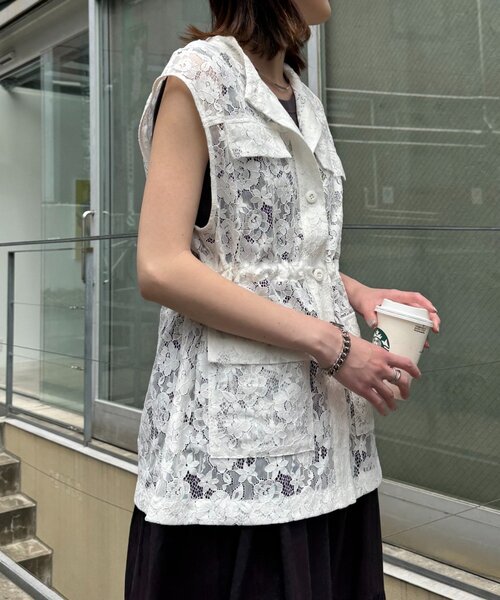 CIAOPANIC TYPY（チャオパニックティピー）の「レースミリタリーベスト（ベスト・レディース・ホワイト/オフホワイト/ブラック・ONE SIZE）」の10枚目の写真