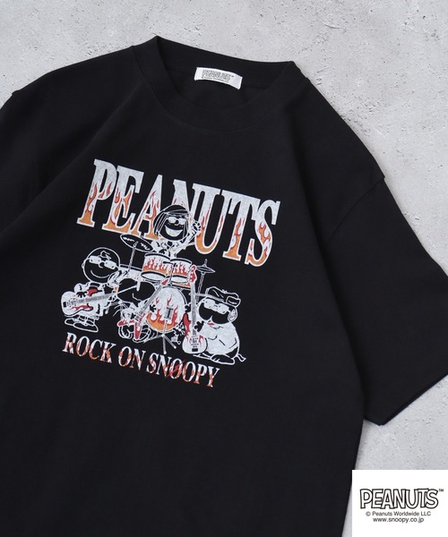 PEANUTS(ピーナッツ)の「PEANUTS プリントTシャツ(Tシャツ/カットソー・メンズ・ブラック/ホワイト系/ブラック系/ホワイト/ブラック系1・S/M/L)」の1枚目の写真