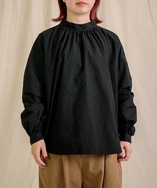 prit（プリット）の「[prit] 強撚グラフチェック ハイネッククレリックプルオーバー（シャツ/ブラウス・レディース・ブラック/アイボリー・FREE）」の2枚目の写真