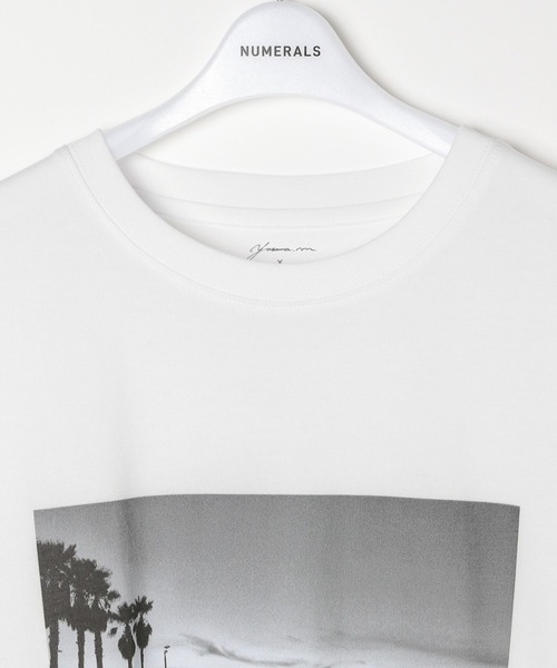 NUMERALS(ヌメラルズ)の「【NUMERALS】フォトプリントTEE 1(Tシャツ/カットソー・メンズ・オフホワイト/ブラック/ブラウン・LARGE/MEDIUM)」の11枚目の写真