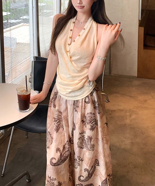 Girly Doll(ガーリードール)の「ホルターネックトップス×柄パンツ セットアップ(セットアップ・レディース・ベージュ・L/M)」の6枚目の写真