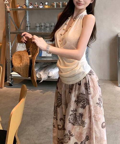 Girly Doll(ガーリードール)の「ホルターネックトップス×柄パンツ セットアップ(セットアップ・レディース・ベージュ・L/M)」の4枚目の写真