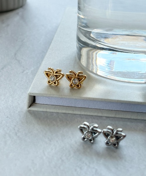 ciite' surgical stainless(シーテサージカルステンレス)の「【 金属アレルギー対応 】ミニビジューバタフライピアス サージカルステンレス(両耳用)(ピアス(両耳用)・レディース・ゴールド/シルバー・FREE)」の3枚目の写真
