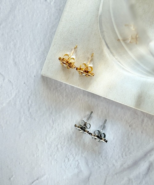ciite' surgical stainless(シーテサージカルステンレス)の「【 金属アレルギー対応 】ミニビジューバタフライピアス サージカルステンレス(両耳用)(ピアス(両耳用)・レディース・ゴールド/シルバー・FREE)」の12枚目の写真